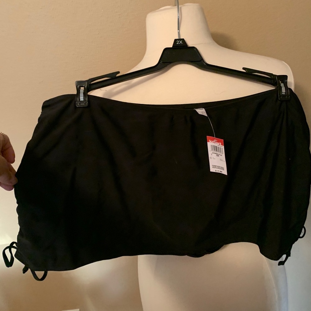 NWT 2x black swim skirt bottom